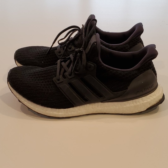 Adidas Ultra boost 9.5 - Picture 3 of 6